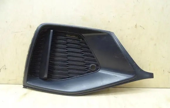 Audi Q8 Front bumper lower grill