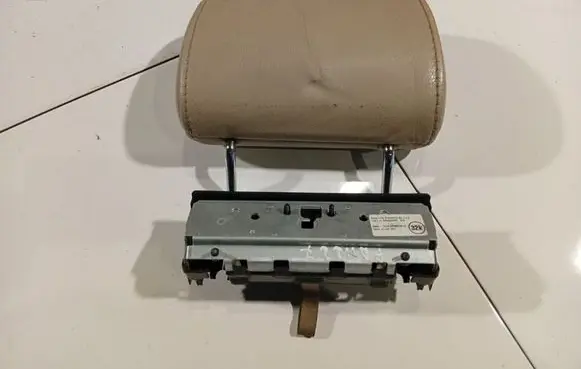 Audi Q7 4L Front seat headrest