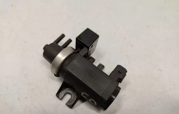 BMW X5 E53 Valve vacuum 2247906 11742247906 11747796634