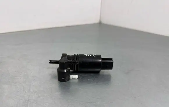 Land Rover Range Rover Sport L494 Windscreen/windshield washer pump 1020133