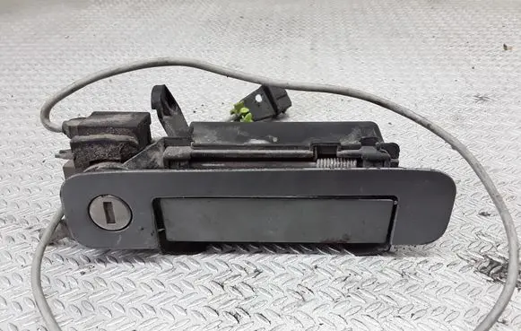 Audi A4 S4 B5 8D Front door exterior handle 4A0837206D