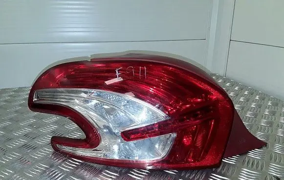Peugeot 208 Rear/tail lights 967262828002