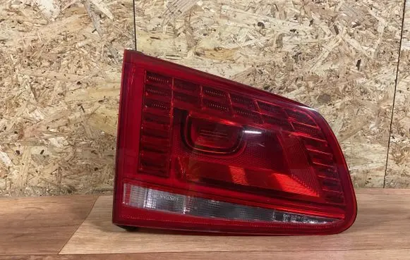 Volkswagen Touareg II Tailgate rear/tail lights 7P6945307 90011072
