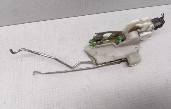 Mitsubishi Galant Front door lock