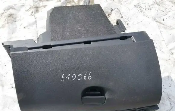 Renault Megane III Glove box 681080020r