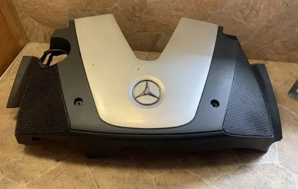 Mercedes-Benz GL X164 Engine cover (trim) A6290100967