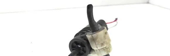 Mitsubishi Outlander Windscreen/windshield washer pump 3043125