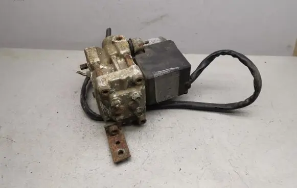 Audi 80 90 S2 B4 ABS Pump 0265201049 4A0614111A