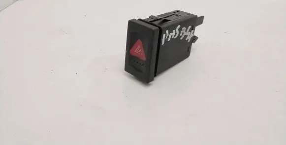 Volkswagen PASSAT B5.5 Hazard light switch