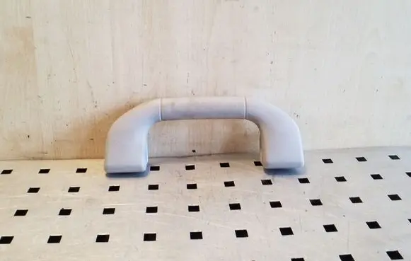Mercedes-Benz C W204 Front interior roof grab handle A2048100151