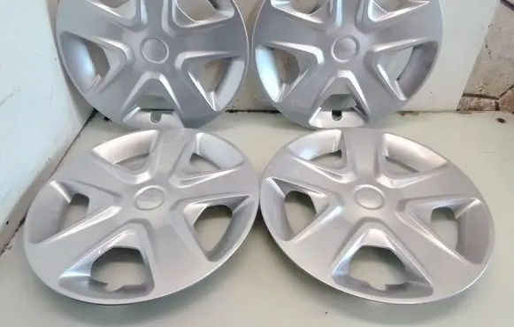 Ford Galaxy R16 wheel hub/cap/trim 