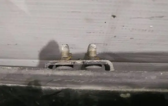 Mitsubishi Carisma Tailgate/trunk/boot hinge 