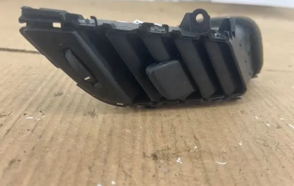 Ford Fiesta Dash center air vent grill 8A61A018B08AFW