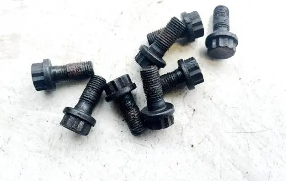 Toyota Avensis T250 Nuts/bolts 