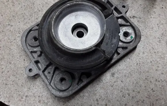 BMW X5 G05 Rear coil spring rubber mount 6866274