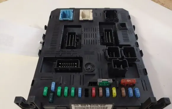 Peugeot 407 Comfort/convenience module 9660105680 281148344A