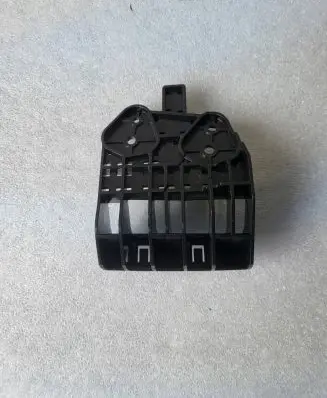 Nissan Leaf II (ZE1) Headlight/headlamp mounting bracket