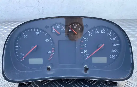 Volkswagen Golf IV Speedometer (instrument cluster) 1J0919861B 1100089168