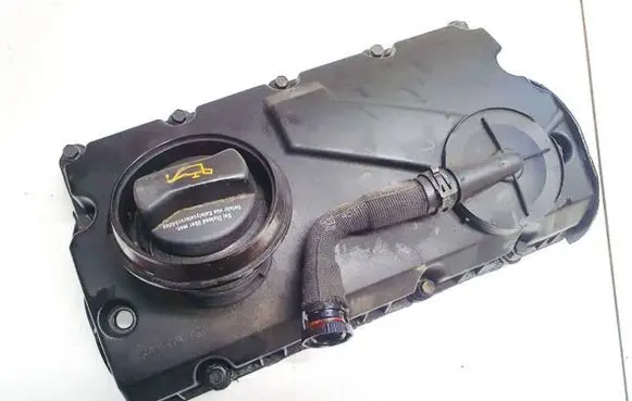 Volkswagen Golf IV Rocker cam cover 038103475