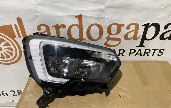 Renault Master III Headlight/headlamp 260105567R