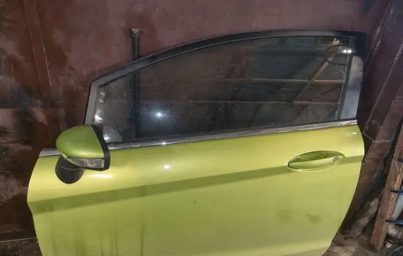 Ford Fiesta Front door 