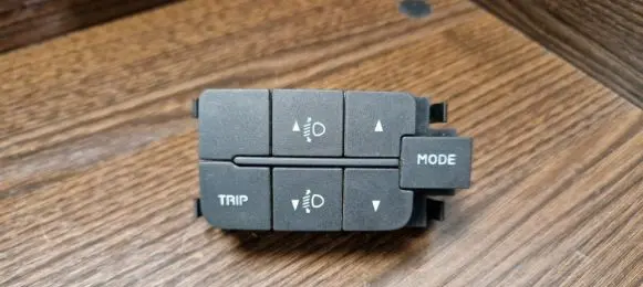 Iveco Daily 4th gen Headlight level height control switch 69500781 30280194