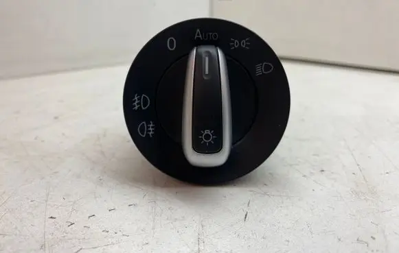 Volkswagen PASSAT CC Light switch 3C8941431A