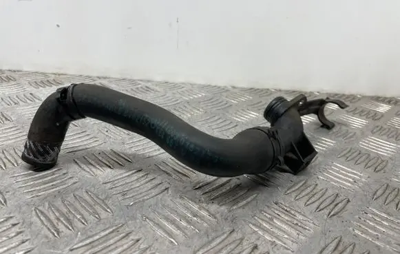 Mercedes-Benz C W204 Engine coolant pipe/hose 2712030182