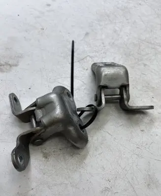 Toyota Avensis T250 Rear door hinge set 