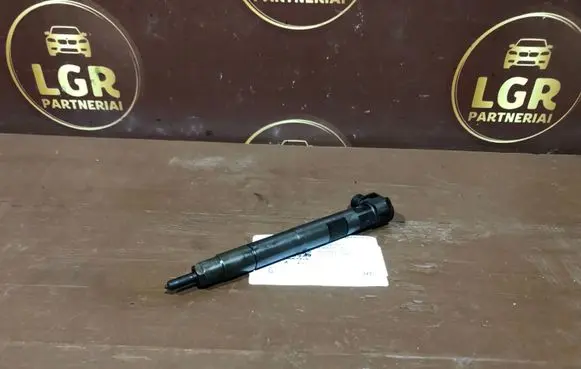 Mercedes-Benz C W204 Fuel injector A6510700587