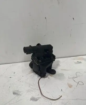 BMW 5 E34 Coolant heater control valve 1147412042