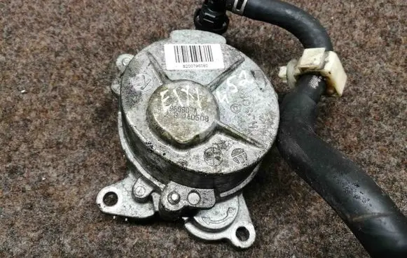 Nissan X-Trail T31 Vacuum pump 8200469905