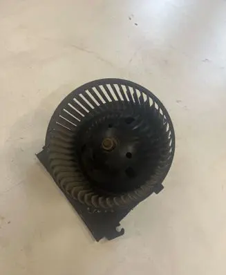 Volkswagen PASSAT B5 Heater fan/blower 8D1819021B F658211V