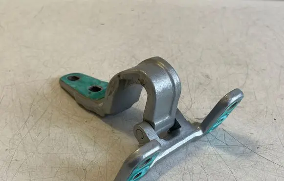 Mercedes-Benz EQC Tailgate/trunk/boot hinge