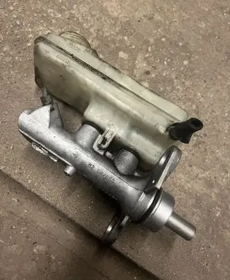 Renault Scenic II - Grand scenic II Master brake cylinder 04292879 320671112