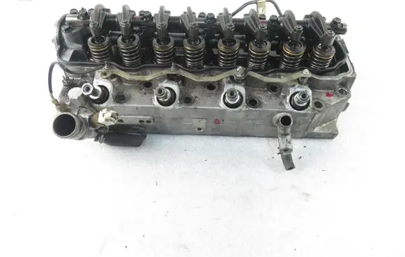 Mitsubishi Pajero Engine head 