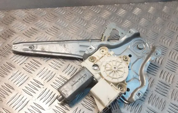 Toyota Corolla E120 E130 Rear door window regulator motor 992046100