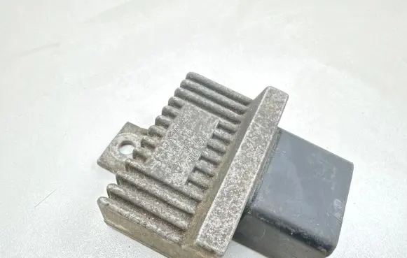 Mitsubishi Carisma Glow plug pre-heat relay 7700115078 AED7612