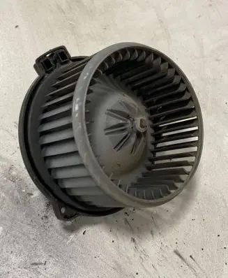 Toyota Corolla Verso E121 Heater fan/blower 194000