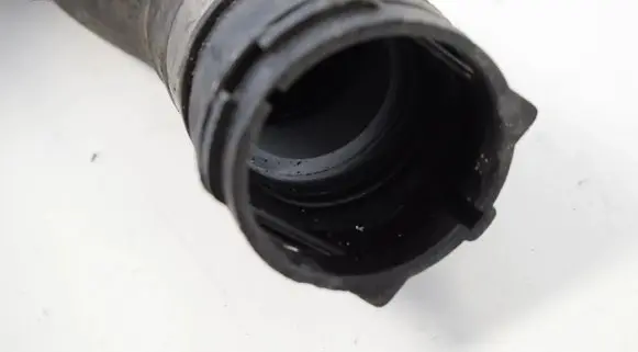 Mercedes-Benz C W204 Engine coolant pipe/hose 7812942