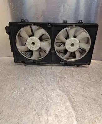 Radiator cooling fan shroud