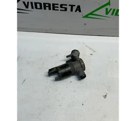 Opel Vivaro Windscreen/windshield washer pump 1024583