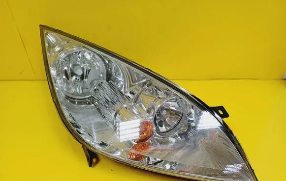 Mitsubishi Colt Headlight/headlamp 