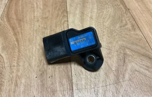 Opel Zafira B Air pressure sensor 0281002437
