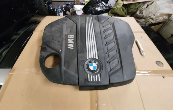 BMW X5 E70 Engine cover (trim) 7811025 02103104105106 1371