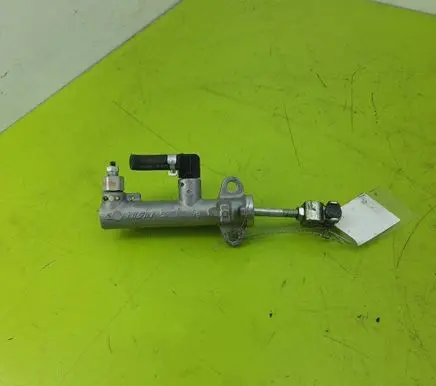 Honda Civic Clutch master cylinder 