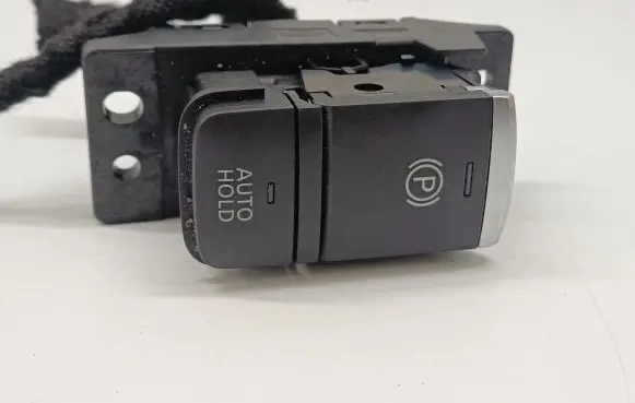 Nissan Qashqai J12 Hand parking brake switch 251756RA0A