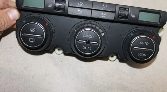 Volkswagen Touran I Climate control unit 74641471