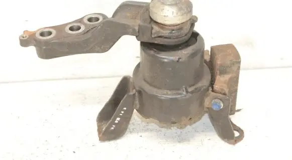 Honda HR-V Engine mount bracket