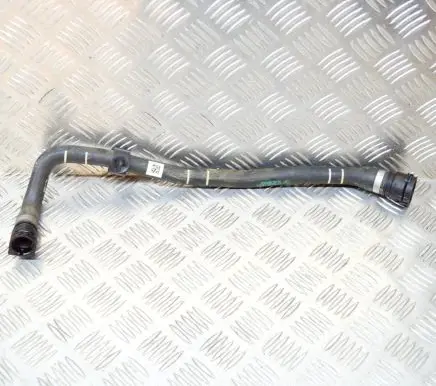 BMW 4 F32 F33 Engine coolant pipe/hose 8673993